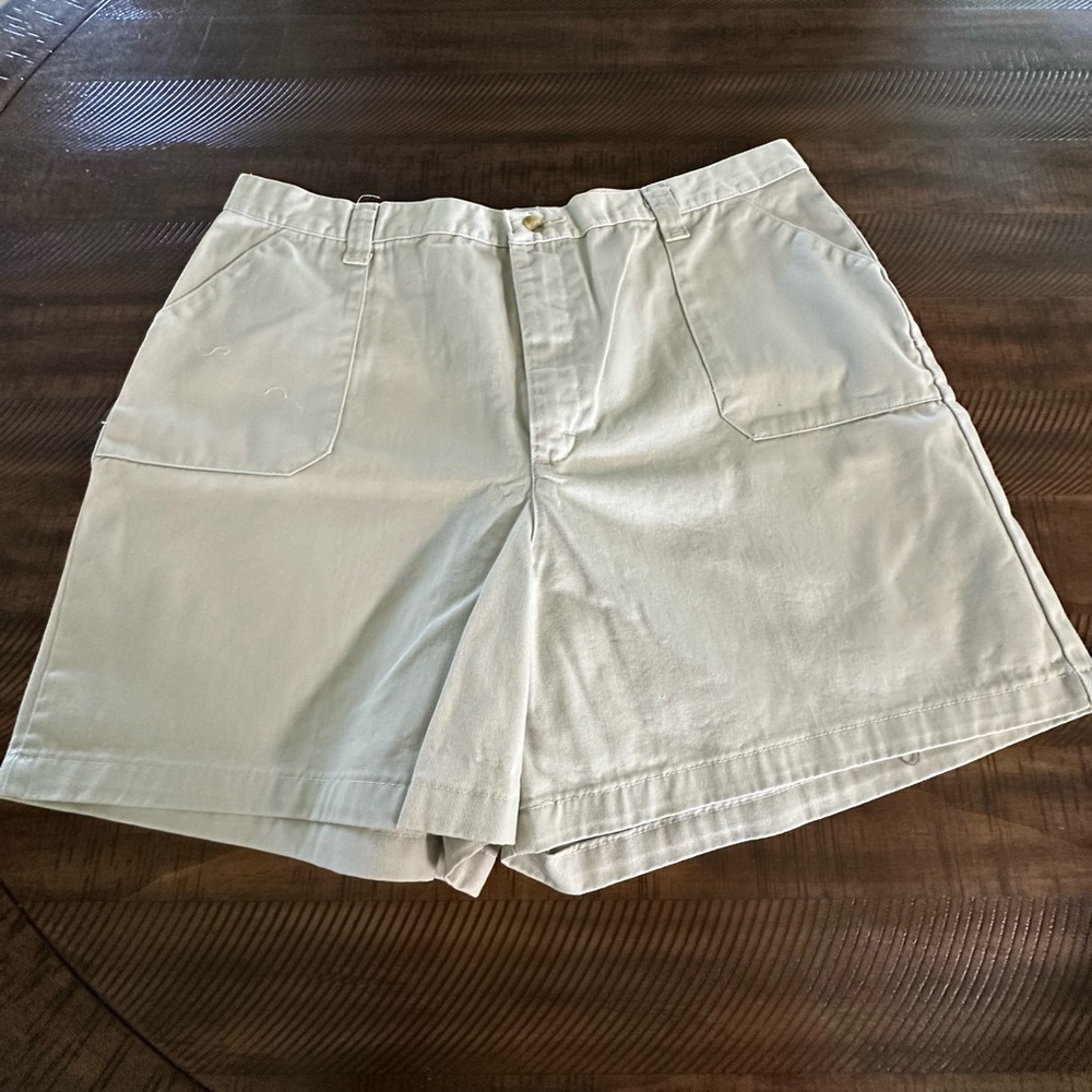 Cream Bermuda Shorts with Classic Design
